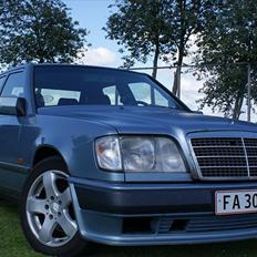 Mercedes Benz W124 300D - Solgt