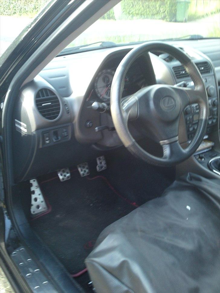 Lexus IS200 Sport - Dejligt tykt rat billede 14