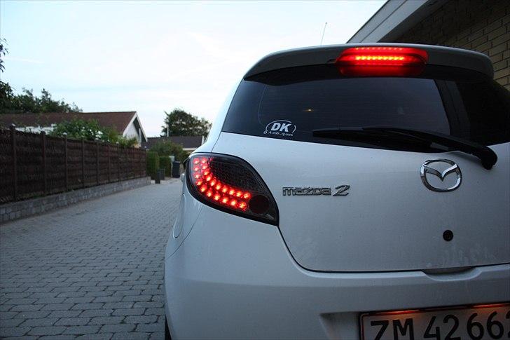 Mazda 2 Advance 1,5 - Nye LED baglygter (røgfarvet) billede 11