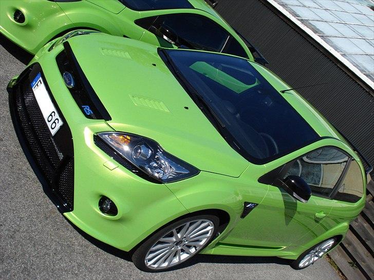 Ford Focus RS *Solgt* - Det er ikke et spejl i baggrunden.. Det er kærestens bil :) billede 9