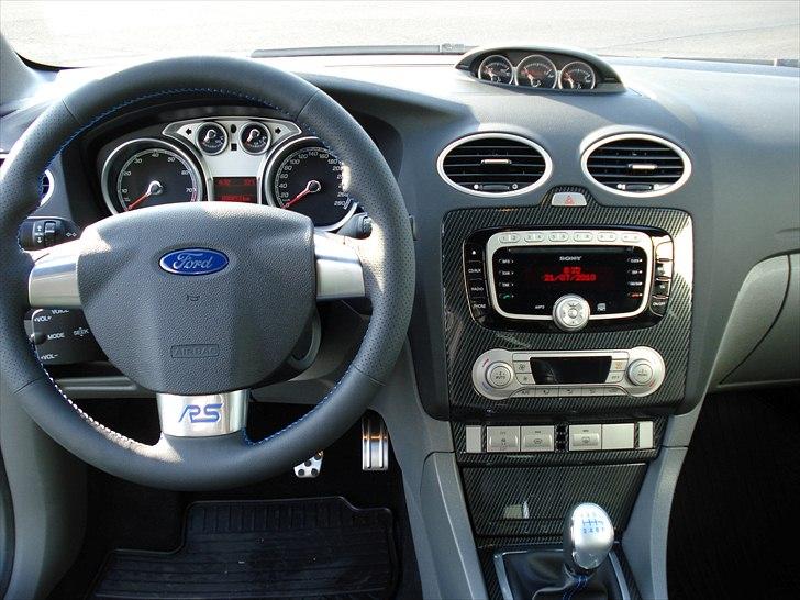 Ford Focus RS *Solgt* - Førerpladsen. billede 11