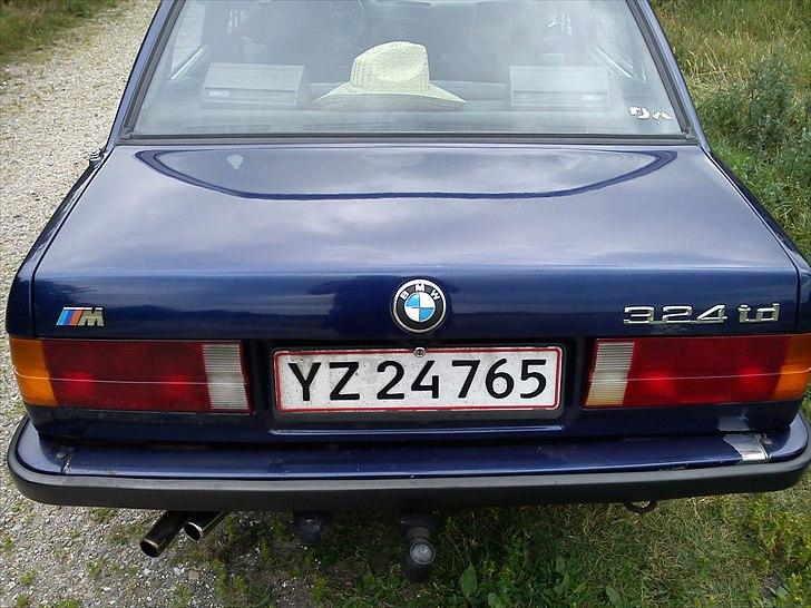 BMW 324 td SOLGT billede 2