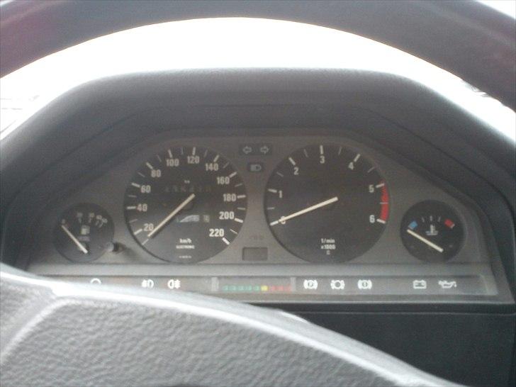 BMW 324 td SOLGT billede 4