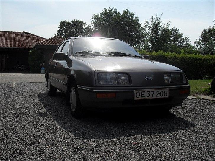 Ford Sierra 1,6 5d (solgt) billede 1