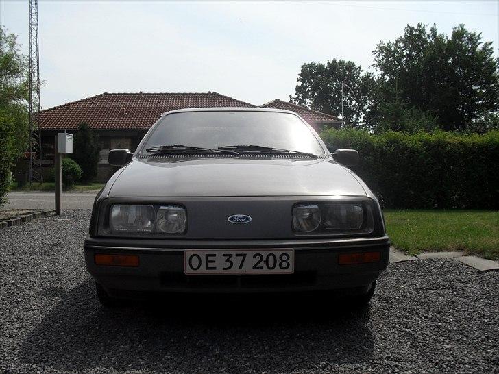Ford Sierra 1,6 5d (solgt) billede 2