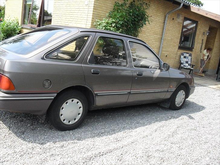 Ford Sierra 1,6 5d (solgt) billede 4