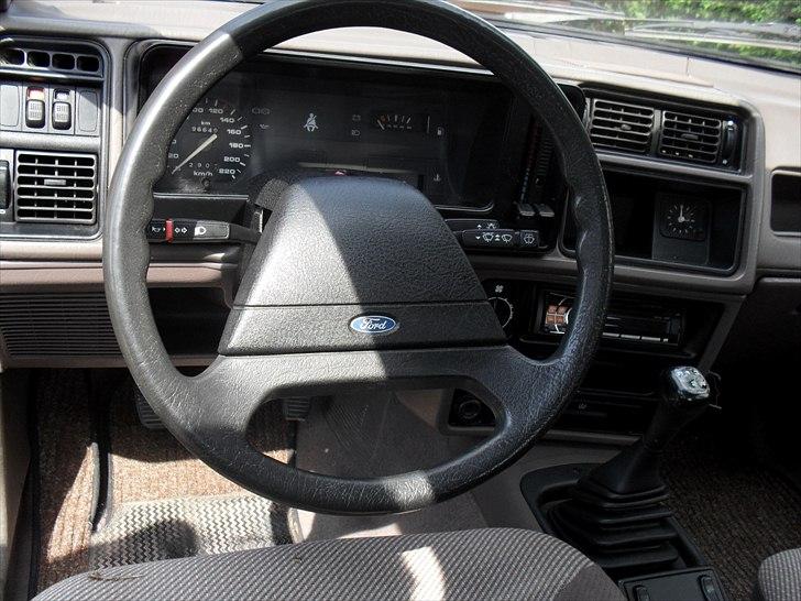 Ford Sierra 1,6 5d (solgt) billede 7