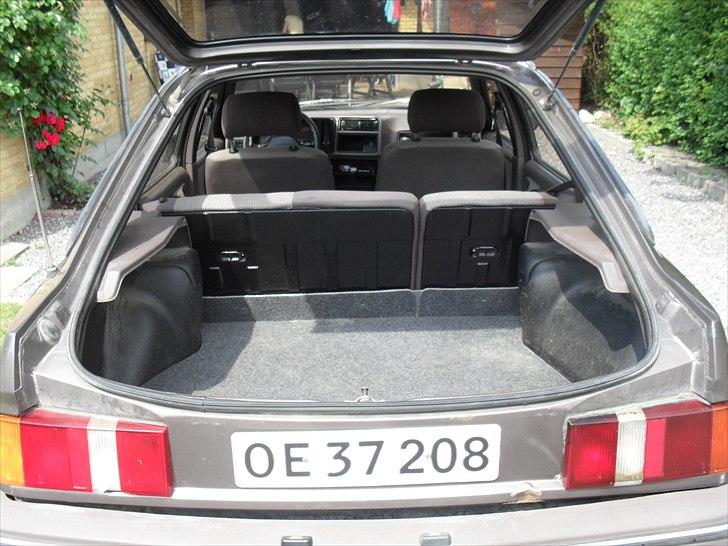 Ford Sierra 1,6 5d (solgt) billede 10