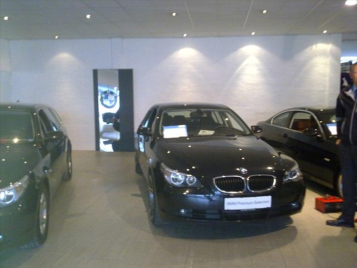 BMW 520D E60 solgt - Da bilen blev hentet nede ved BMW :)  billede 17