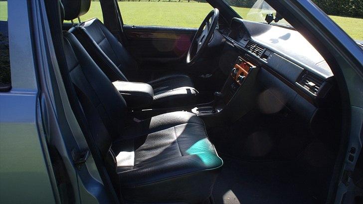 Mercedes Benz W124 300D - Solgt billede 7