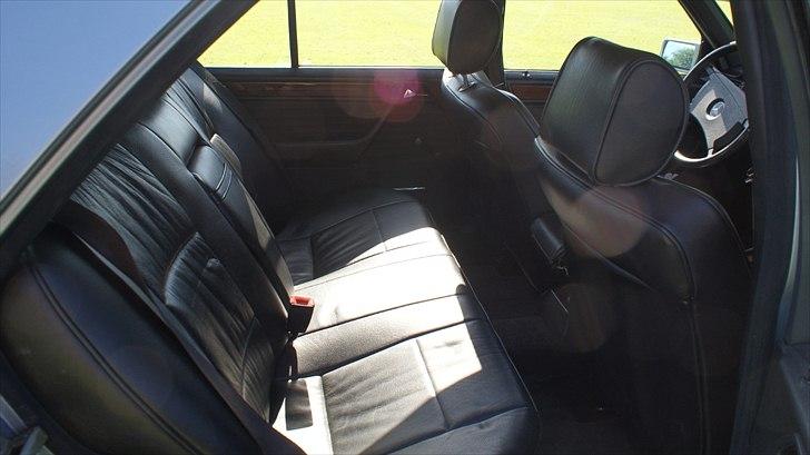 Mercedes Benz W124 300D - Solgt billede 8