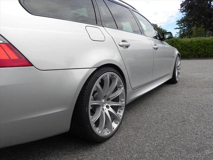 BMW 535D Touring SOLGT billede 3
