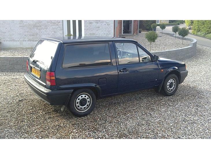 {{currentPhoto.altText}} billede {{currentPhoto.number}}