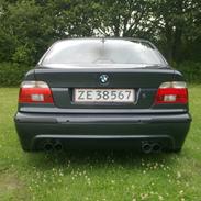 BMW 528i