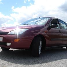 Ford Focus 1,6 hatch {Solgt