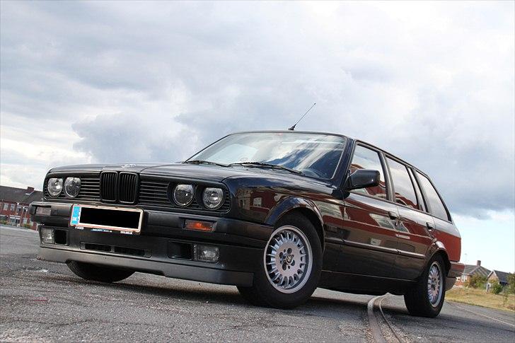 BMW E30 325i Touring (Solgt) - Korsør havn. billede 1