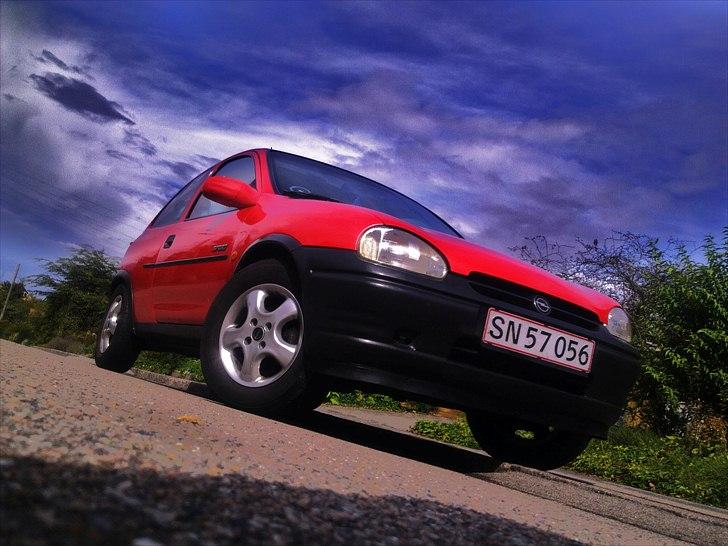 Opel Corsa B Sport TOTAL SKAD  billede 1