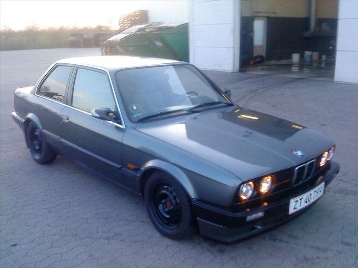 BMW E30 320i billede 6