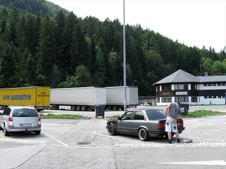 BMW E30 320i billede 10