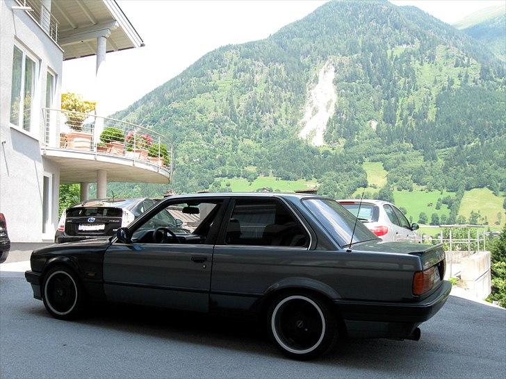 BMW E30 320i billede 13