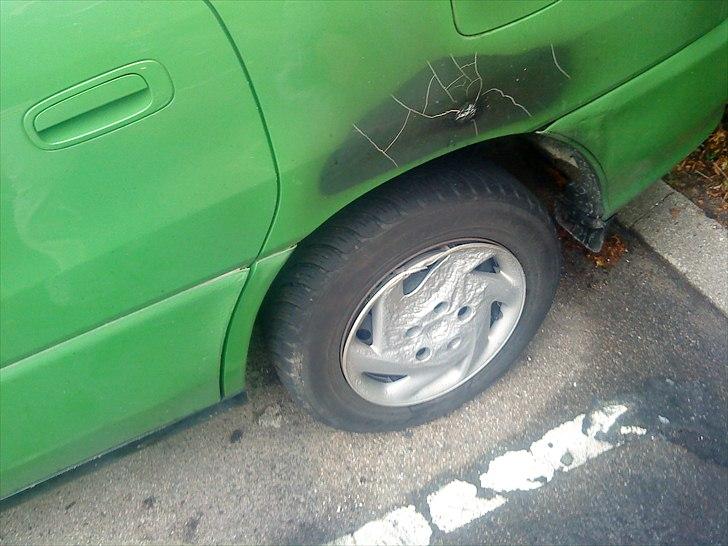 Toyota Sportsvan 2.2TD solgt - der kommet reservehjul på billede 9