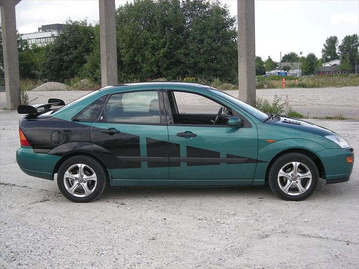 Ford Focus Ghia billede 2