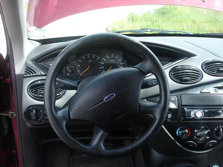 Ford Focus 1,6 hatch {Solgt billede 8