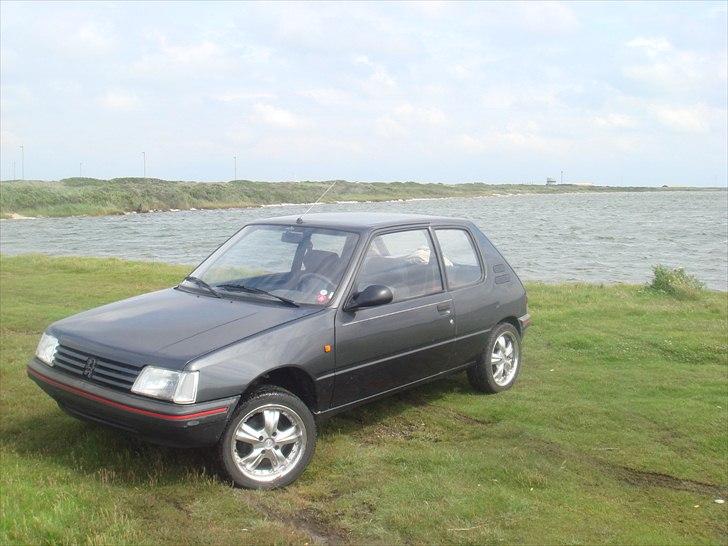 Peugeot 205 totalskadet den31/10  billede 5