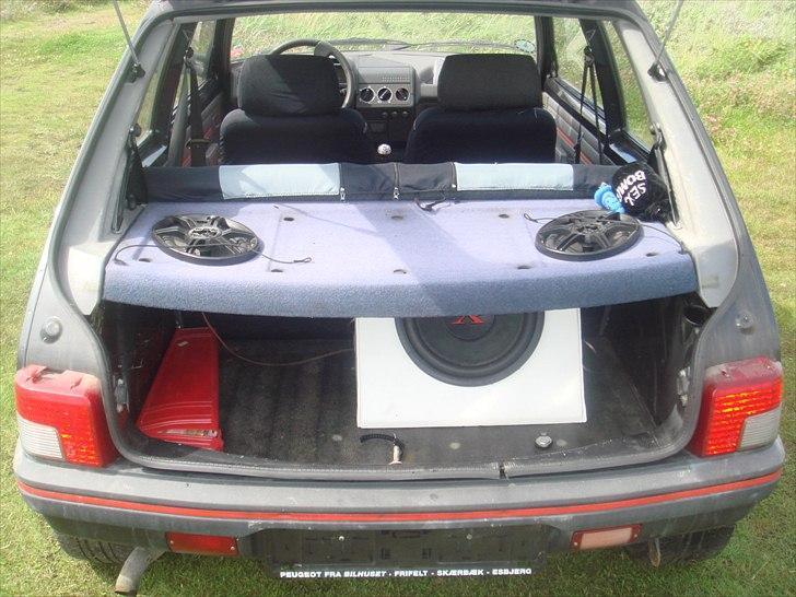 Peugeot 205 totalskadet den31/10  billede 9