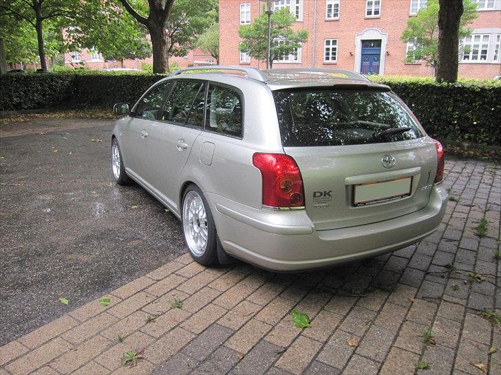 Toyota avensis 2.0 stw Solgt billede 9