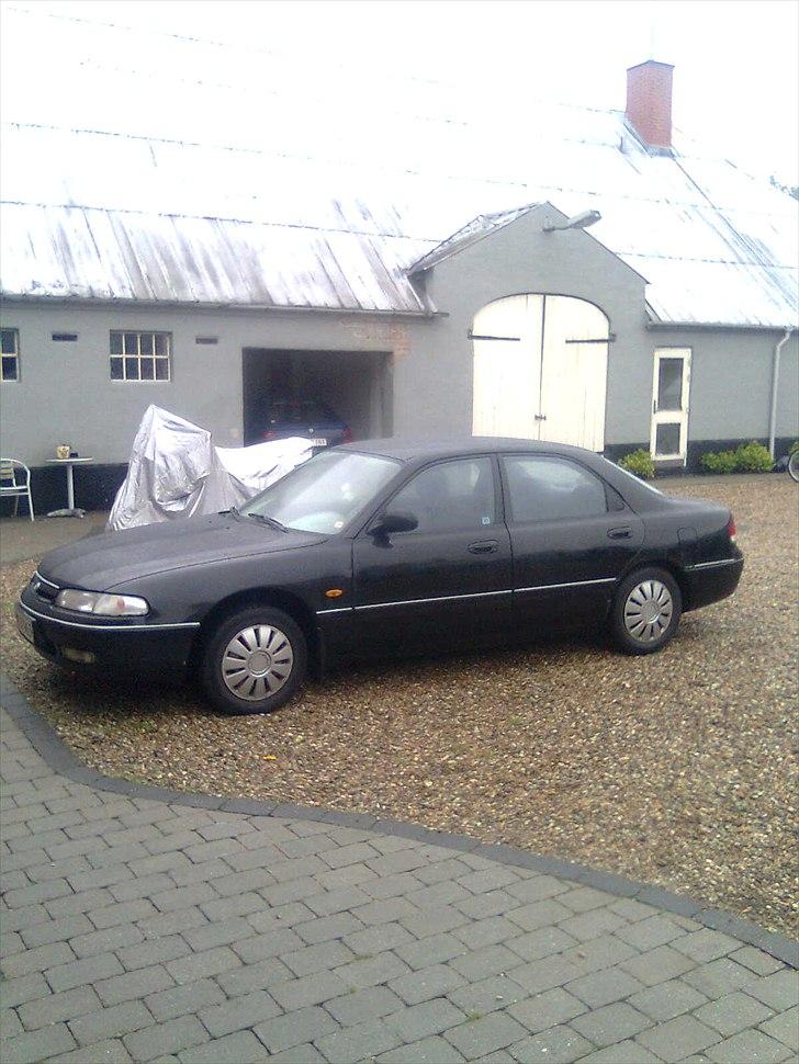 Mazda 626 ge 1,8i sedan billede 1