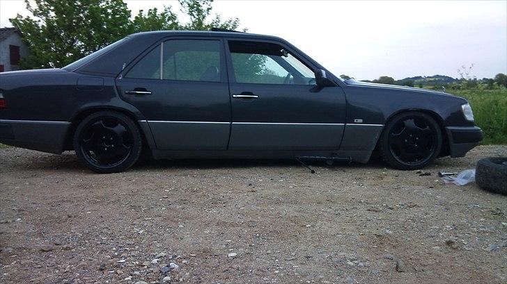 Mercedes Benz W124 300 E Aut. billede 4