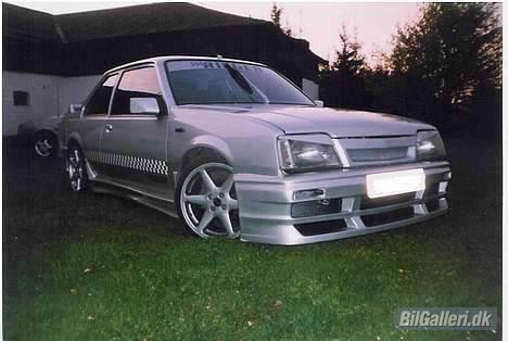 Opel Ascona C special billede 2