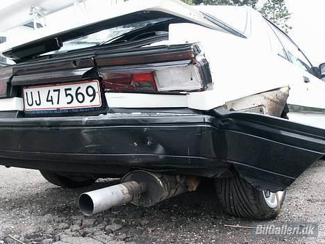 Nissan Sunny SLX Sportcoupe (Død - Efter ulykken billede 2