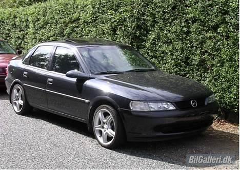 Opel Vectra B billede 1
