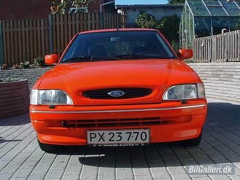 Ford Escort CLX 1.4 billede 1