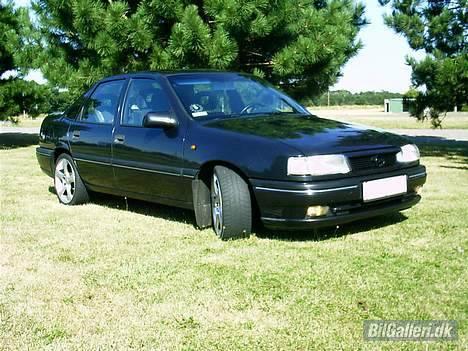 Opel Vectra A 2,5 V6 billede 1