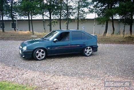 Opel Kadett GSI TURBO billede 1