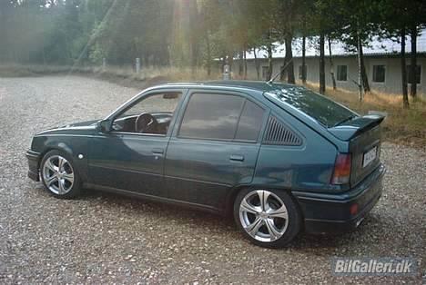 Opel Kadett GSI TURBO billede 2