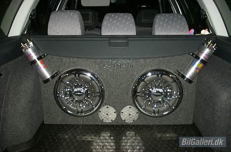 Skoda Octavia  - Der skal være noget Bass når man ser film! billede 3