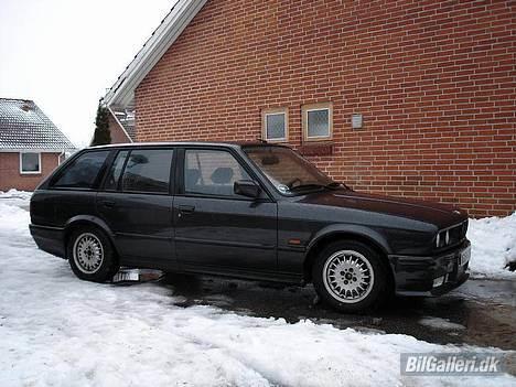 BMW 320i Touring billede 2