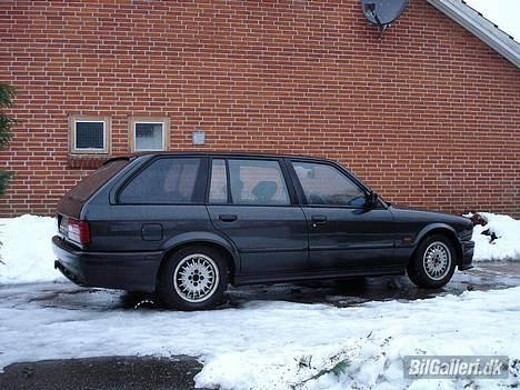 BMW 320i Touring billede 3