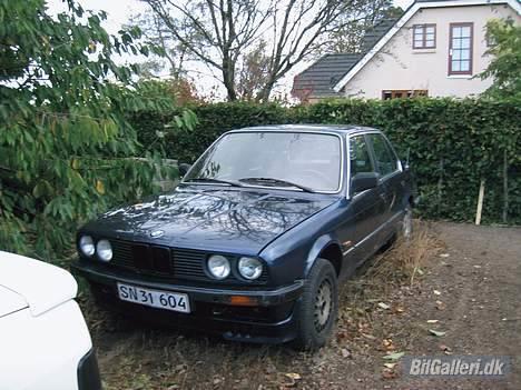 BMW 320i *Solgt* billede 1