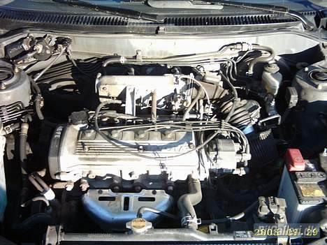 Toyota Corolla XLI S - Der er kun k&n filter på og man kan se det hvis man ser godt efter... billede 3