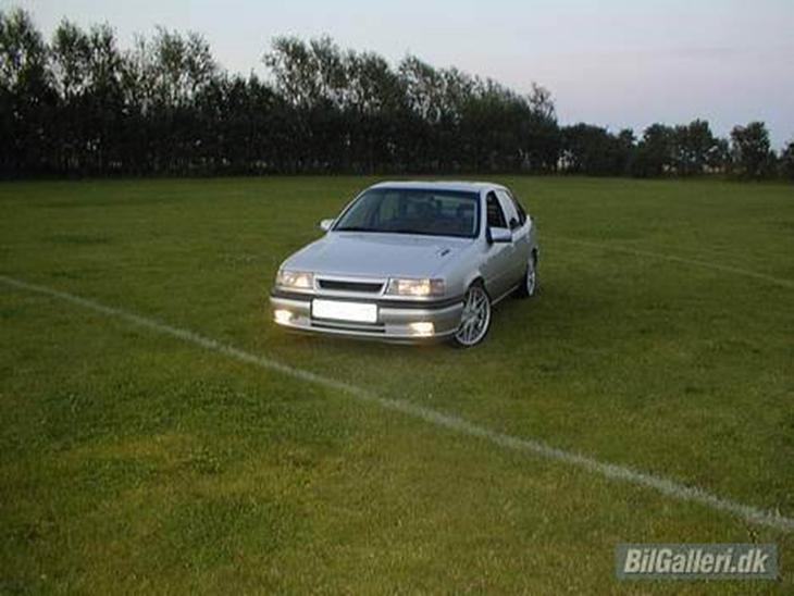 {{currentPhoto.altText}} billede {{currentPhoto.number}}