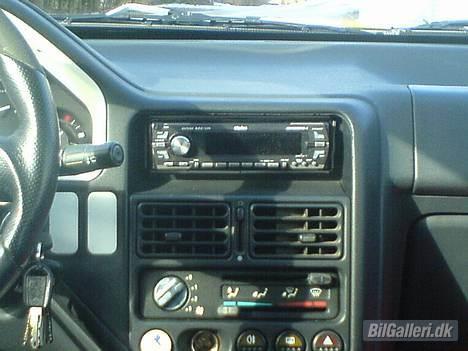 Peugeot 106 1,4 xr "SOLGT" - clarion et eller andet billede 3