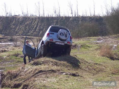 Suzuki Grand Vitara  US   SOLGT - fandt lige et hul på den anden siden af bakken... men kunne selv køre fri...  billede 14