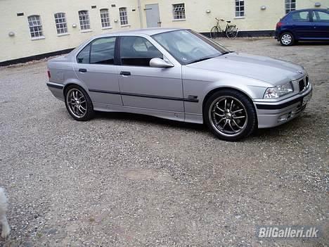 BMW 325i SOLGT! billede 6