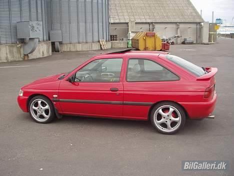 Ford (TOTALSKADET)Escort sport - Så kom sommerfælgene på, den skal dog sænkes lidt endnu inden det ser godt ud!! billede 7