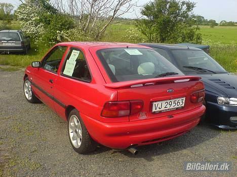 Ford (TOTALSKADET)Escort sport billede 10